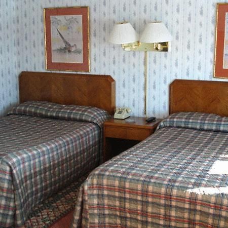 Rainbow Motel Watertown Ngoại thất bức ảnh