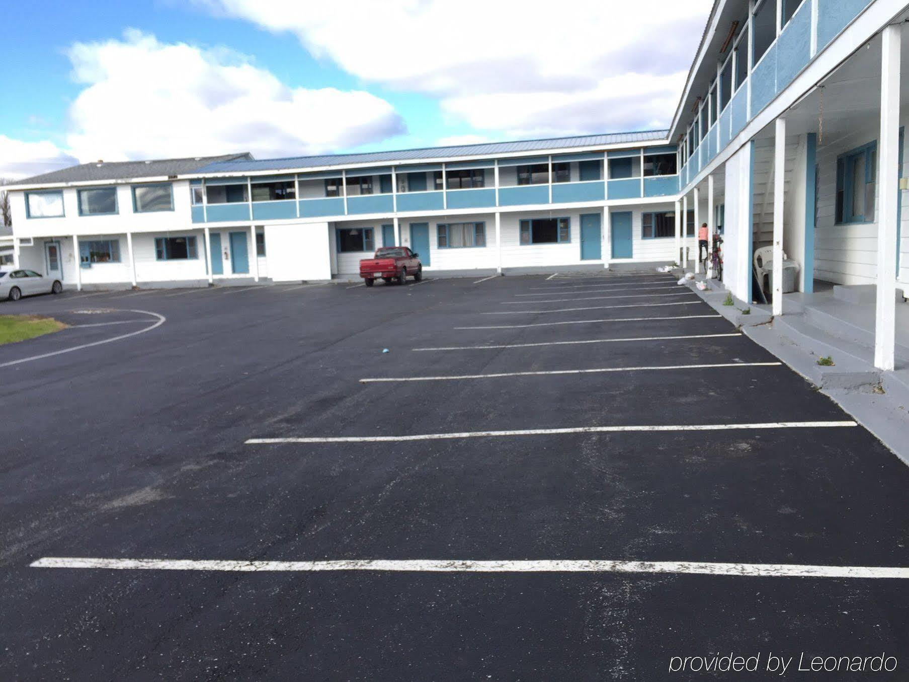 Rainbow Motel Watertown Ngoại thất bức ảnh